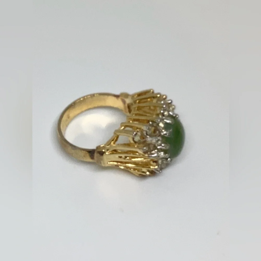 Gold Jade Ring 8 KT HGE Vintage 6 Cocktail